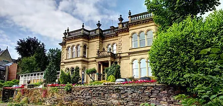Heaton Mount 3*