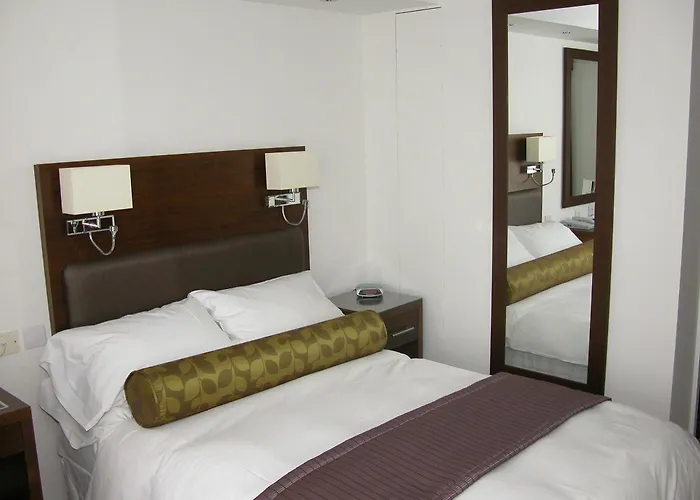 Heaton Mount 3* Bradford (West Yorkshire)